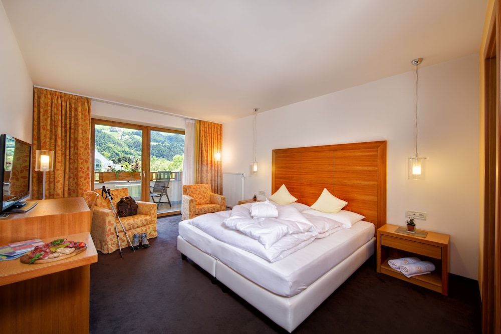 Comfort Double Room, Non Smoking, Mountain View