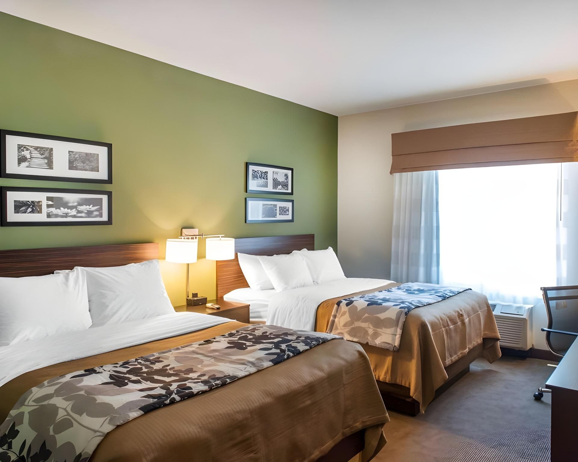 2 Queen Beds, Nonsmoking, Accessible