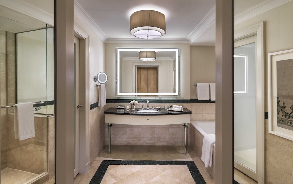 Four Seasons Hotel Amman Superior One King Bed 6