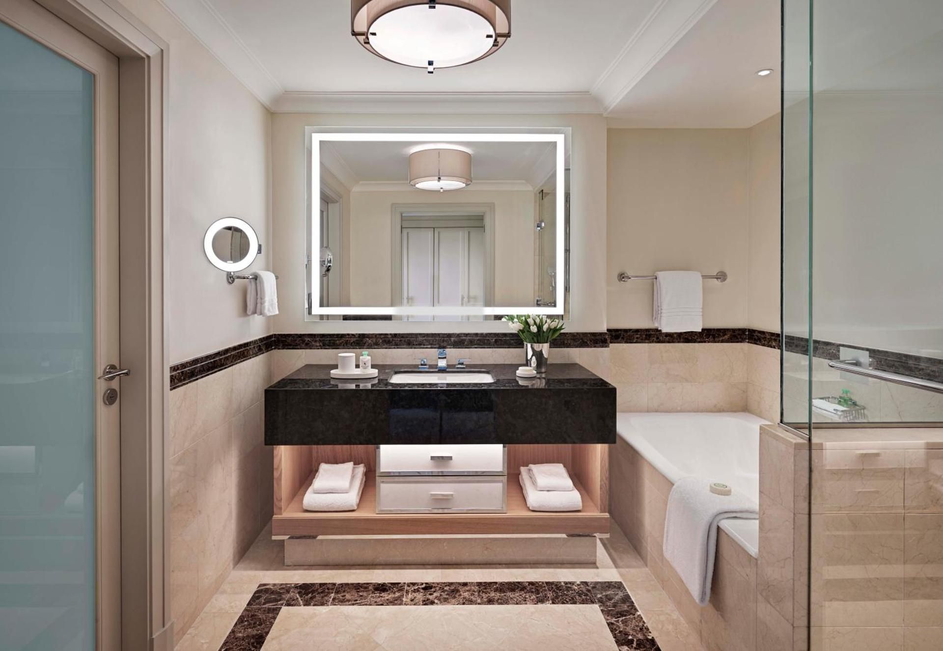 Premium Room with Two Twin beds