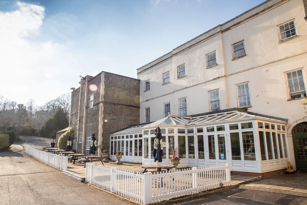 undefined Arnos Manor Hotel 7