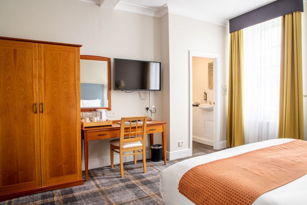 Arnos Manor Hotel Twin Room 2