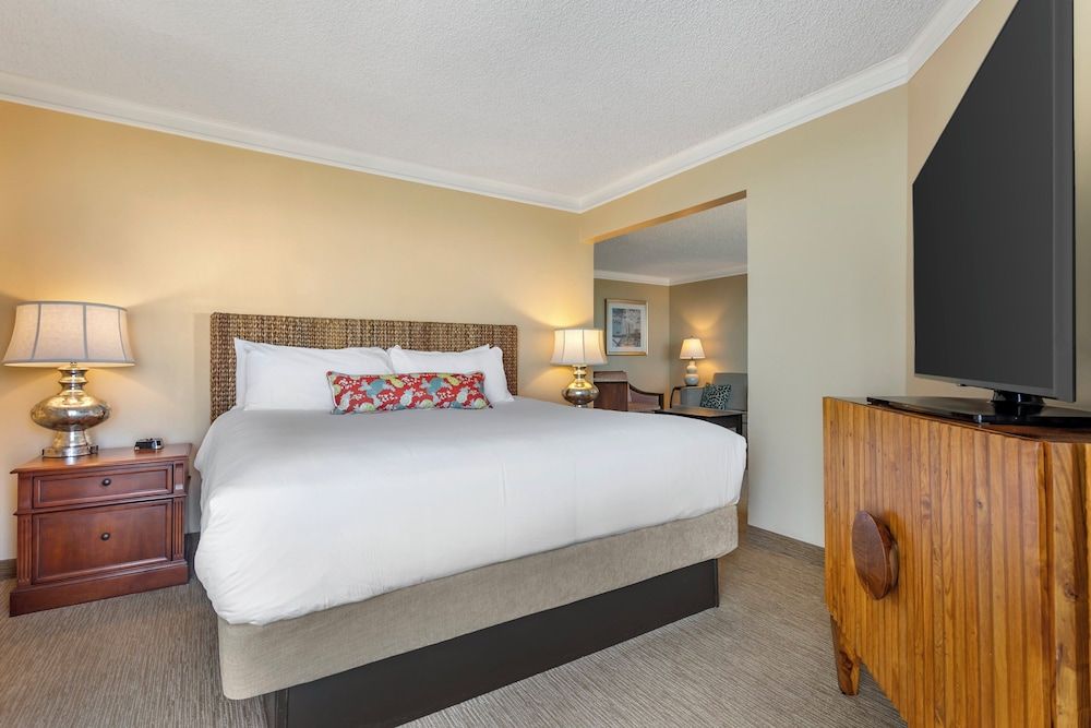 Omni Corpus Christi Hotel Executive Suite, 1 King Bed 2