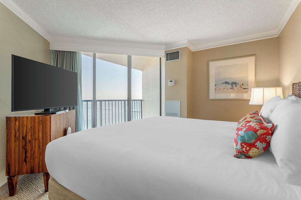 Omni Corpus Christi Hotel Executive Suite, 1 King Bed 4