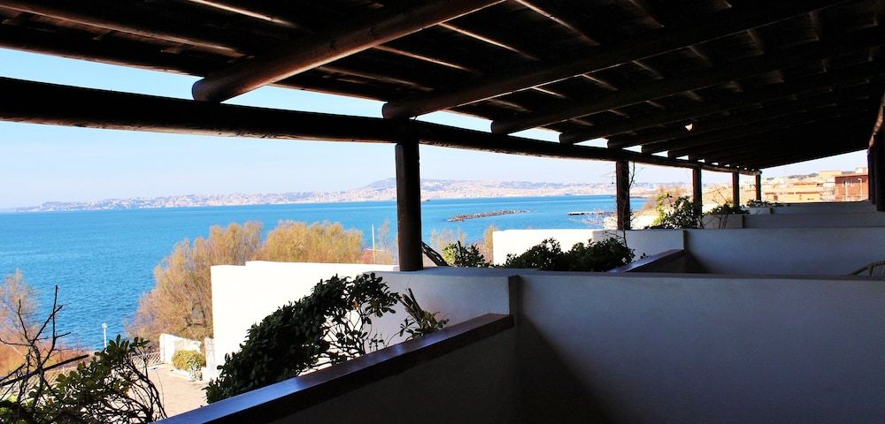 Hotel Puntaquattroventi Superior Double Room 8