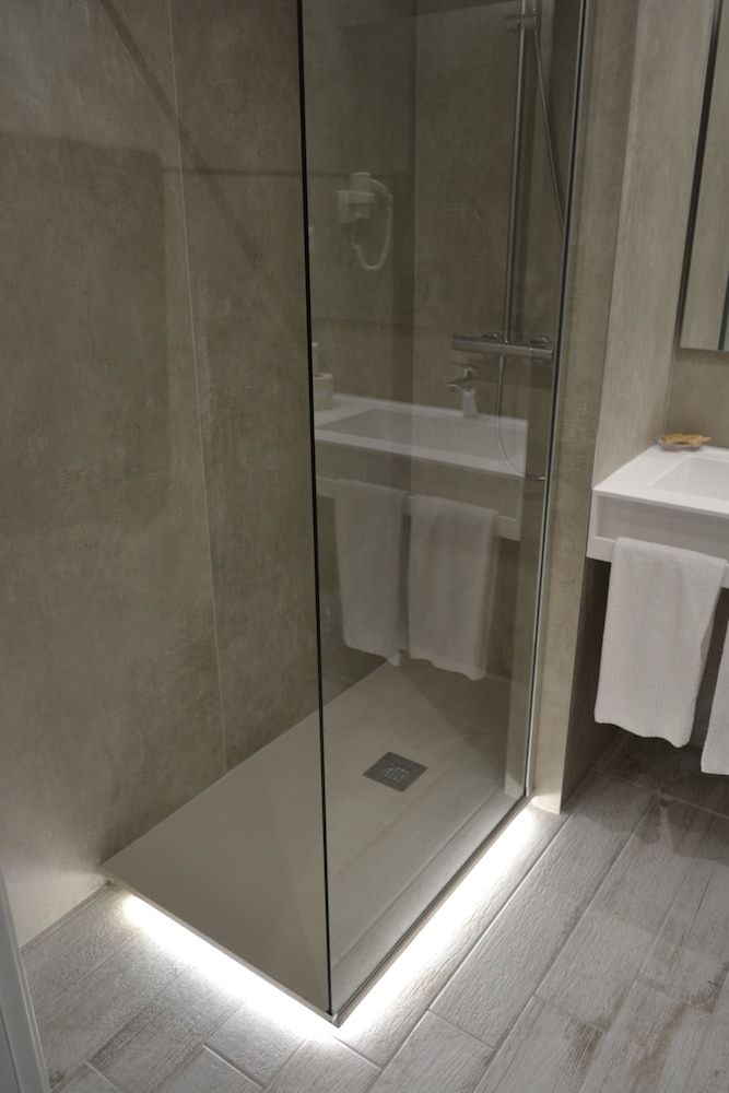 Hotel Puntaquattroventi Superior Double Room 11