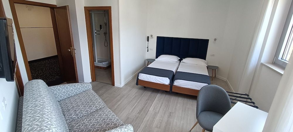 Family Room, 2 Bedrooms