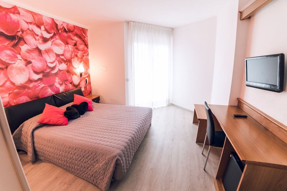 Design Double Room, 1 Queen Bed, Balcony