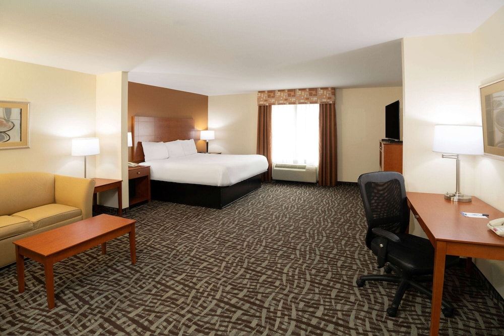 undefined Baymont by Wyndham Savannah South 2