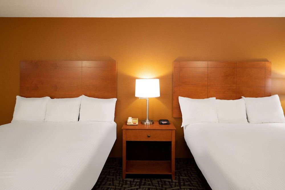 Baymont by Wyndham Savannah South Standard Room, 2 Queen Beds