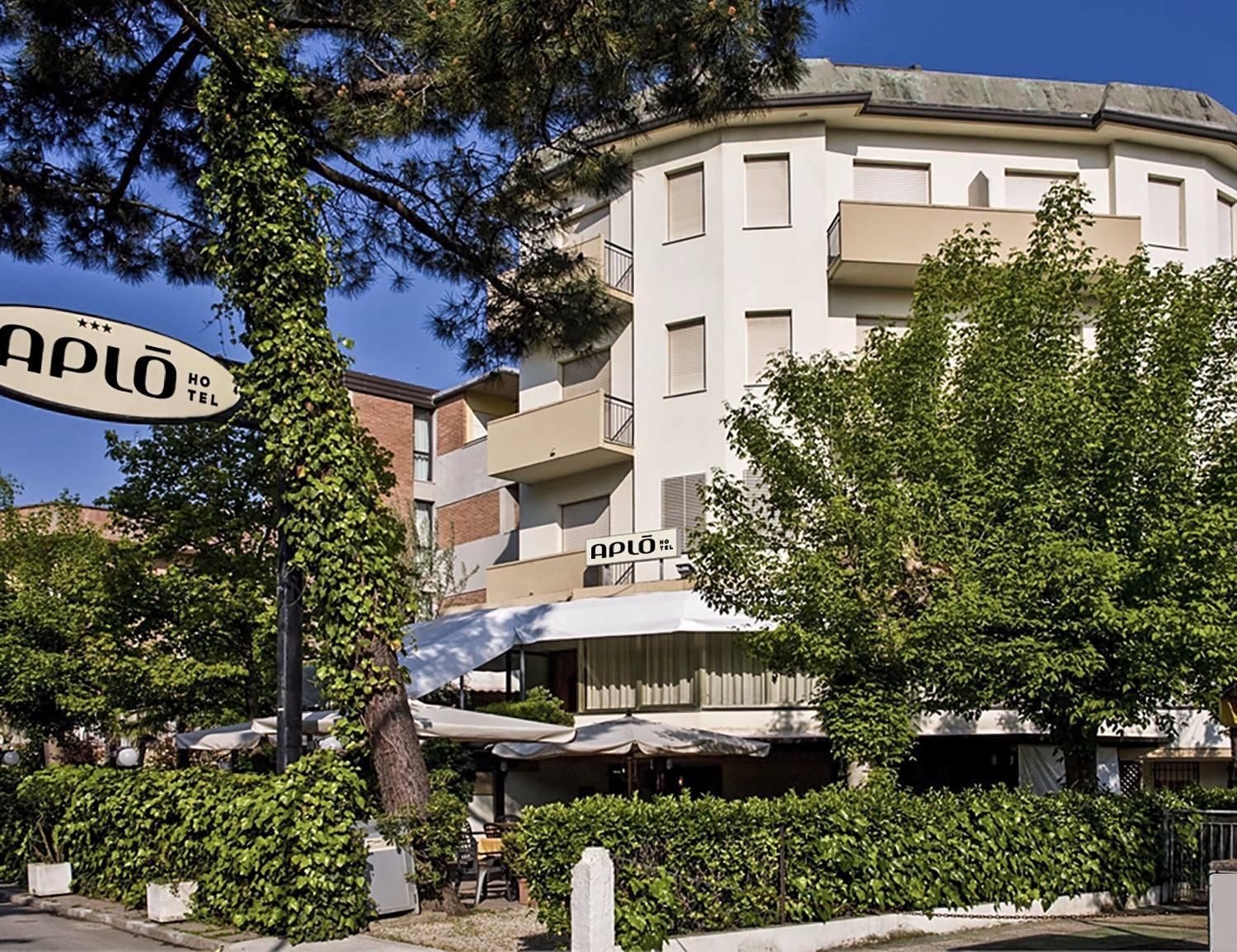 Hotel Aplō