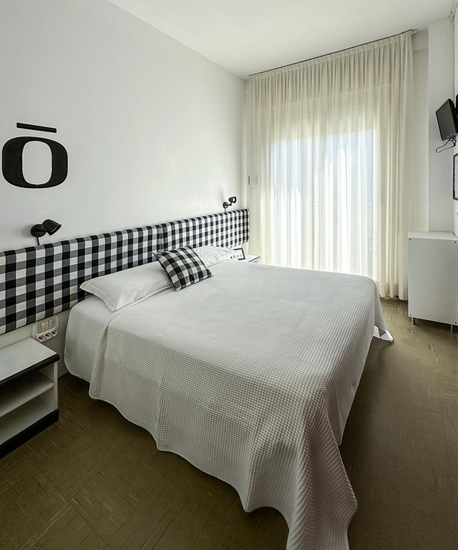 Hotel Aplō