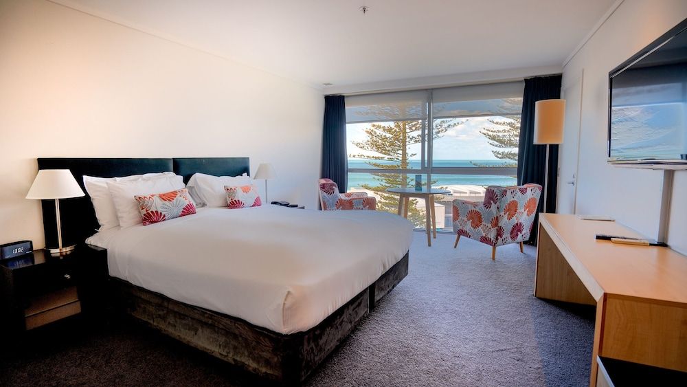 Scenic Hotel Te Pania Pacific View Superior Room, 1 King Bed, High Floor 2