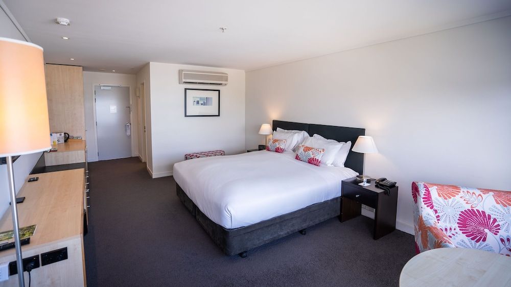 Scenic Hotel Te Pania Superior Room, 1 King Bed 2