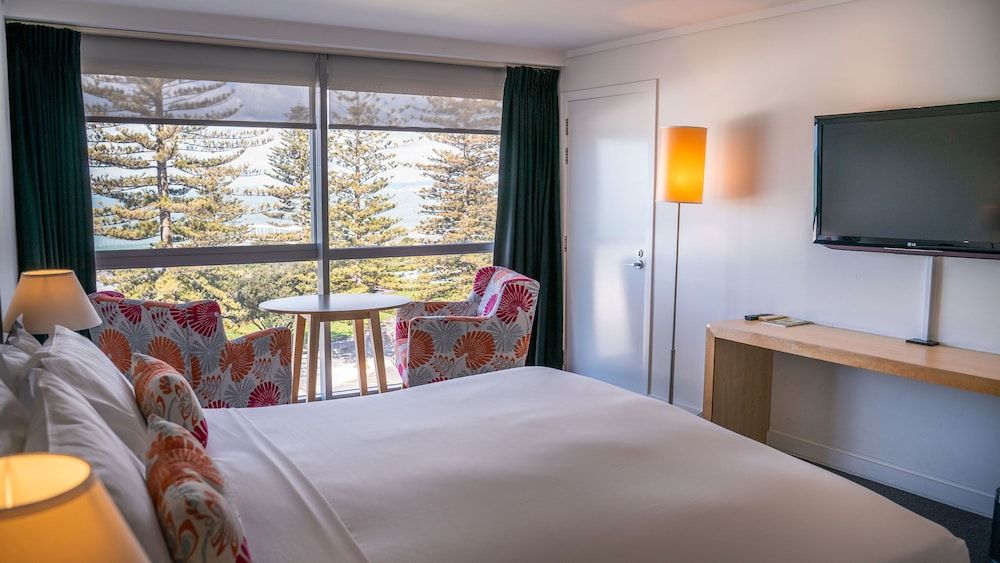 Scenic Hotel Te Pania Superior Room, 1 King Bed