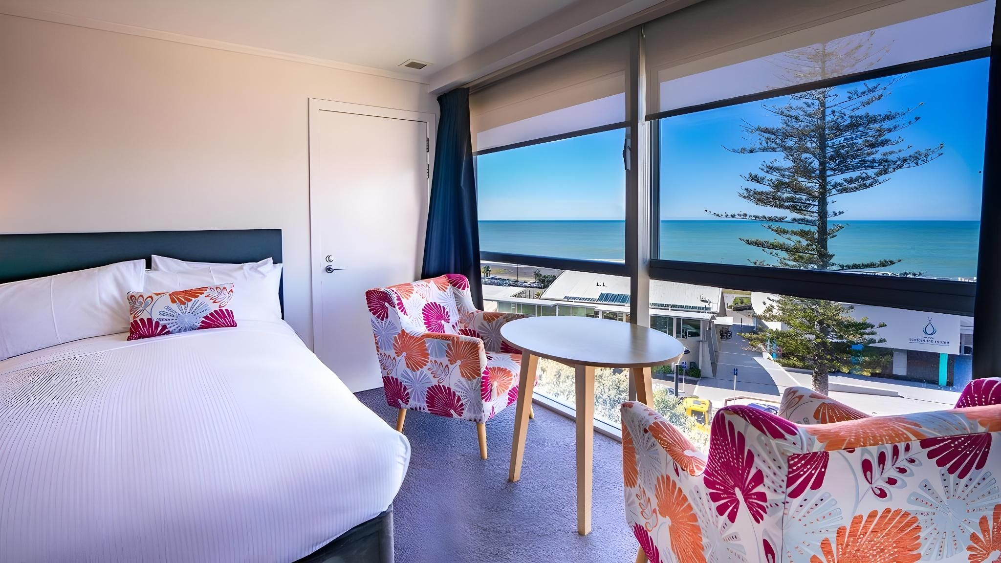 Pacific View Superior Twin Room