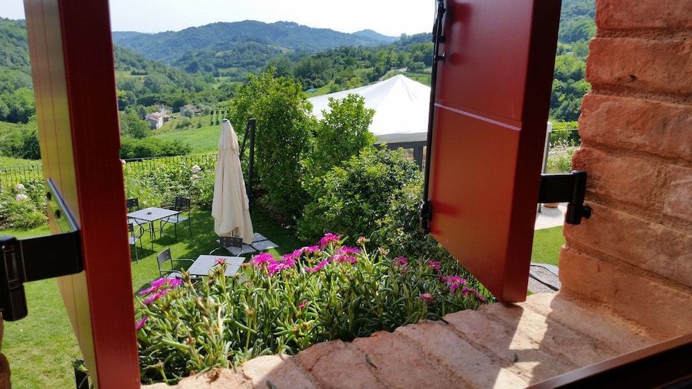 Wine Relais Cà Piadera Triple Room, Garden View 2