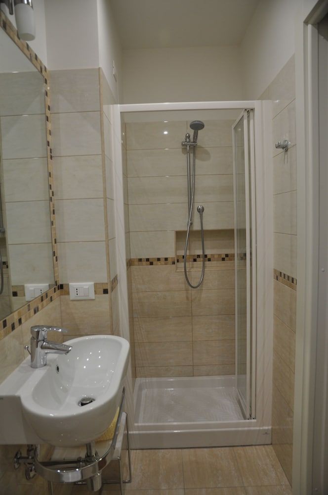 undefined B&B Five Roma 7