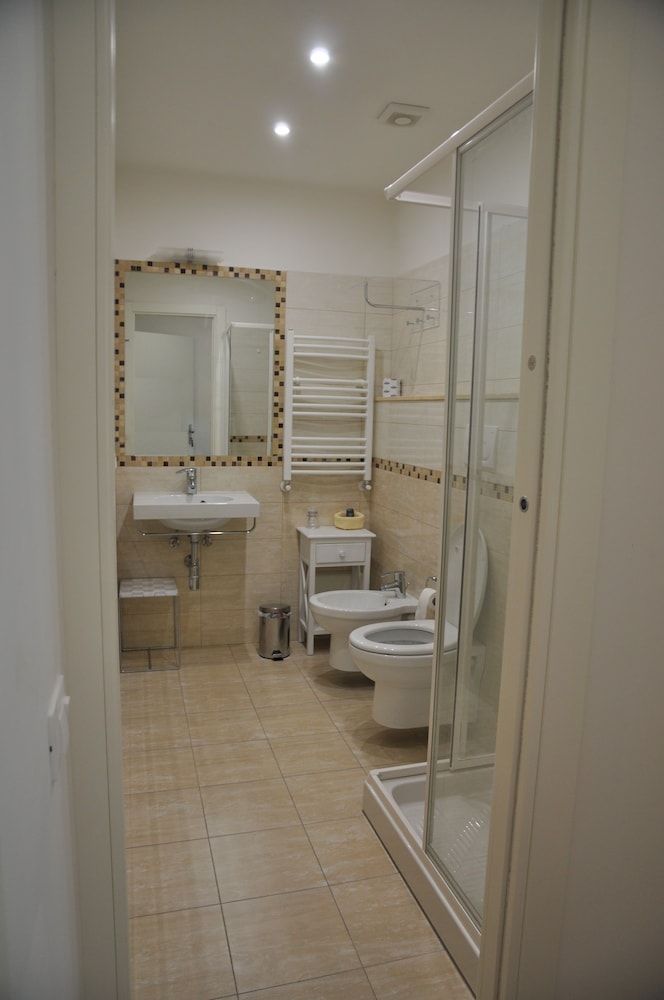 B&B Five Roma Double Room, Garden View 8