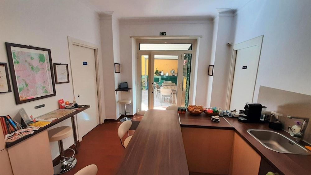 undefined B&B Five Roma 9
