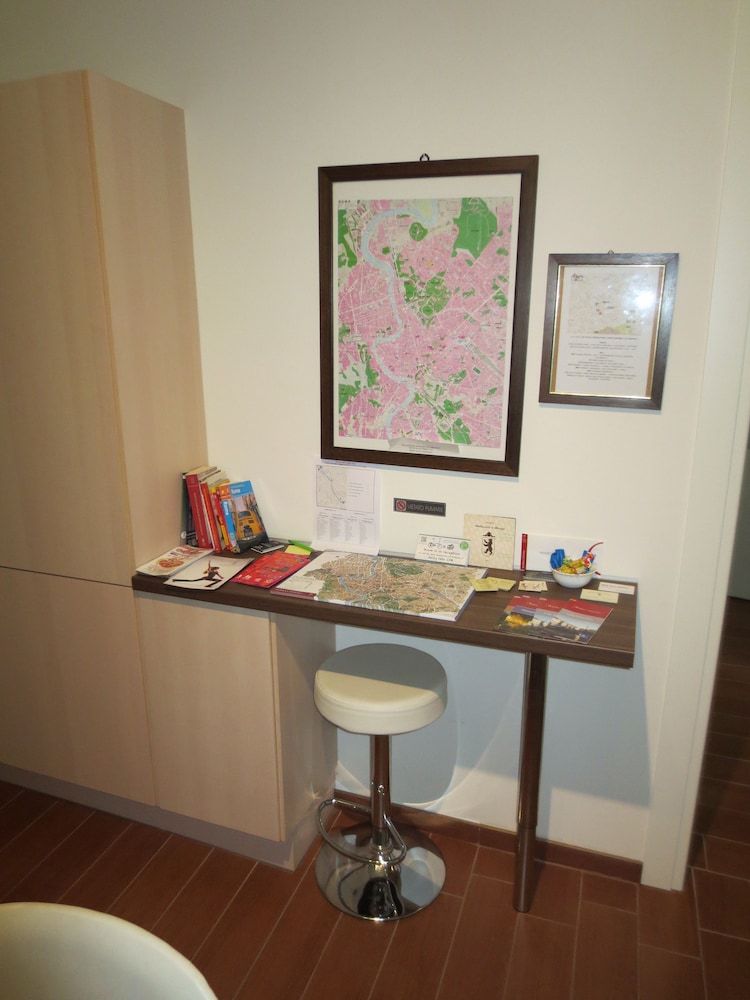 undefined B&B Five Roma 8