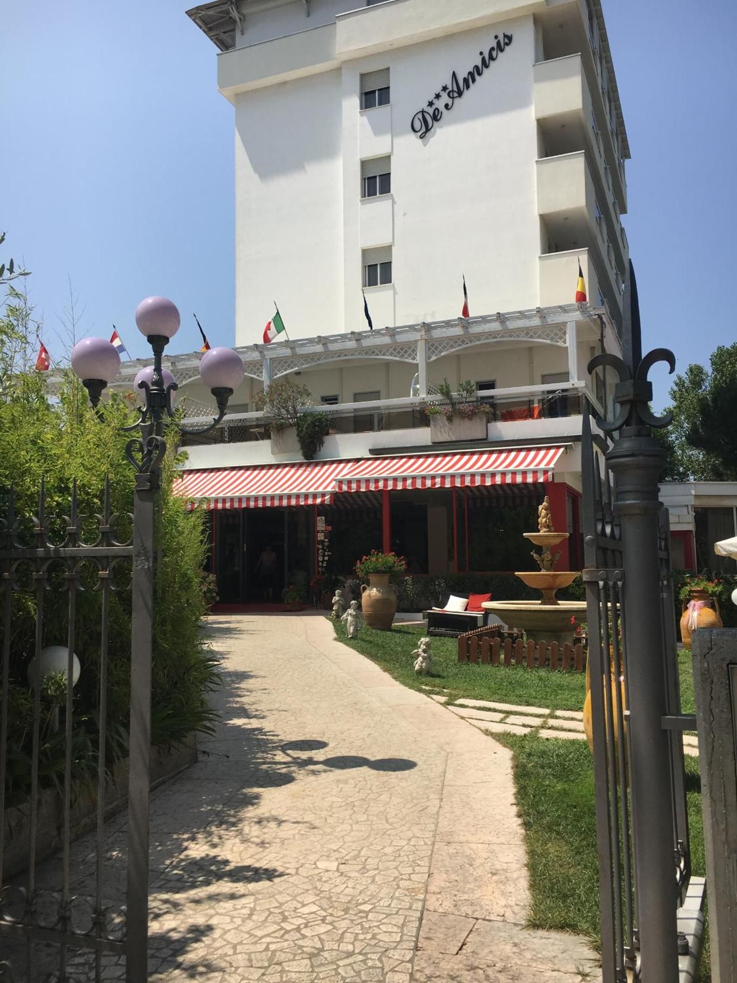 Hotel De Amicis