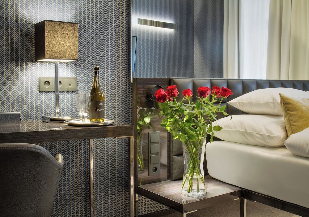 Hotel Mucha Standard Double Room 5