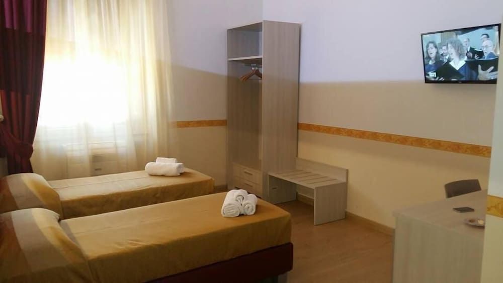 B&B The Queens Twin Room 6