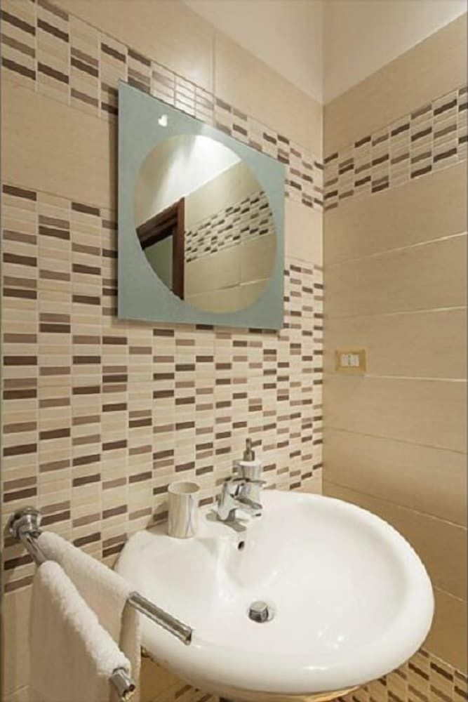 B&B Su Connotu Basic Triple Room 5