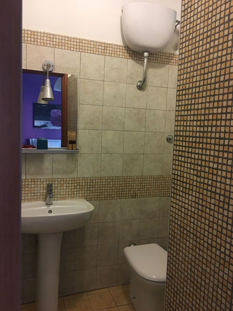 Domum Vaticani Superior Triple Room 9