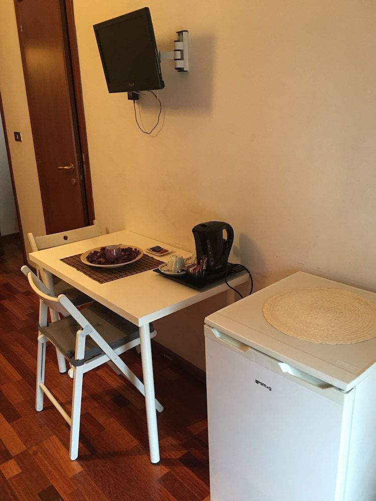 Domum Vaticani Superior Triple Room 8