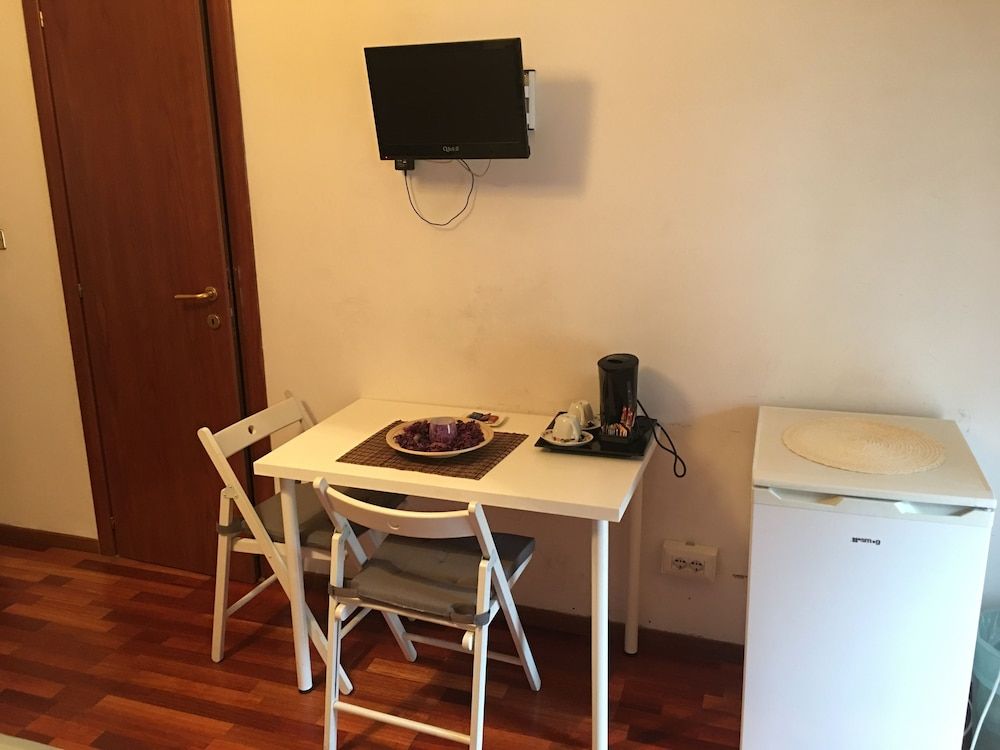 Domum Vaticani Superior Triple Room 6