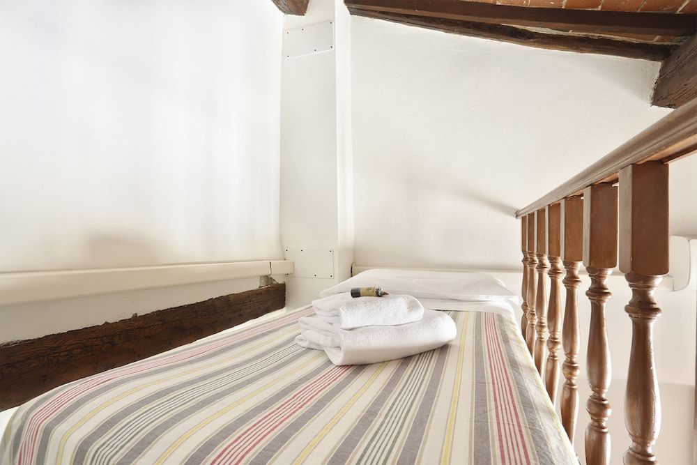 undefined Short-let Florence Apartment Parione 10