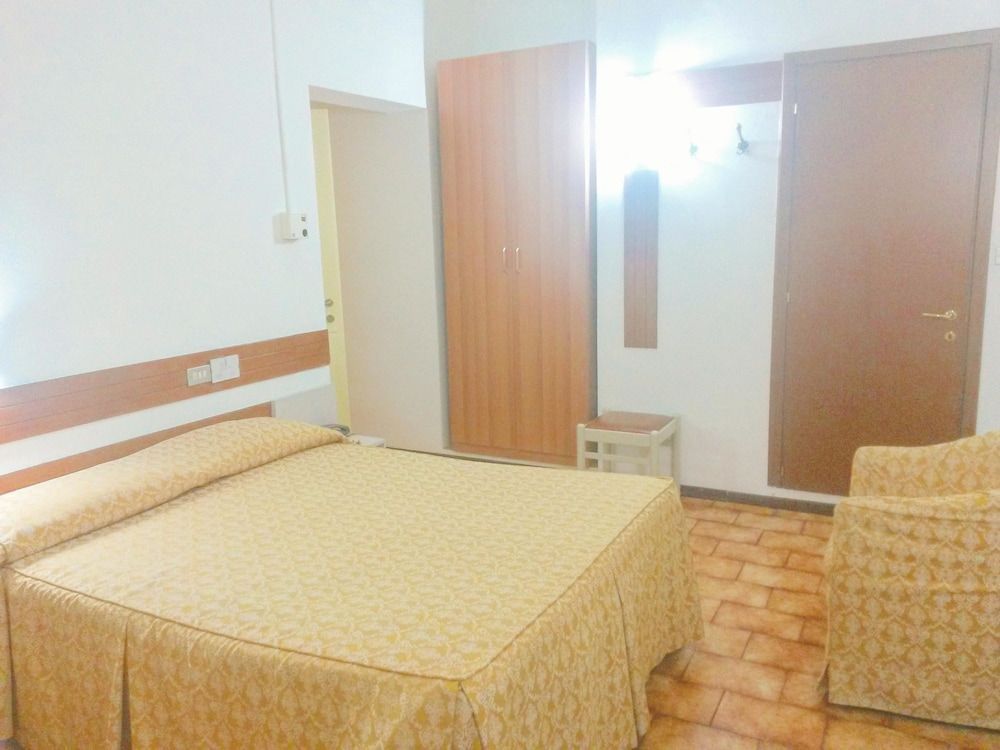 Piccolo Hotel Economy Double Room 2