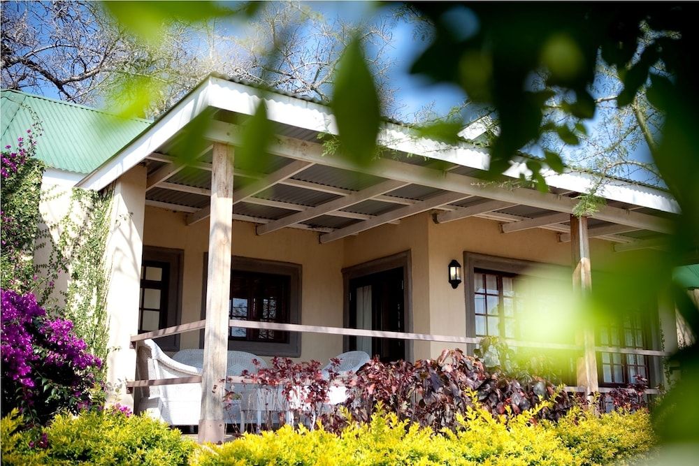 undefined Perry's Bridge Hollow Boutique Hotel 7