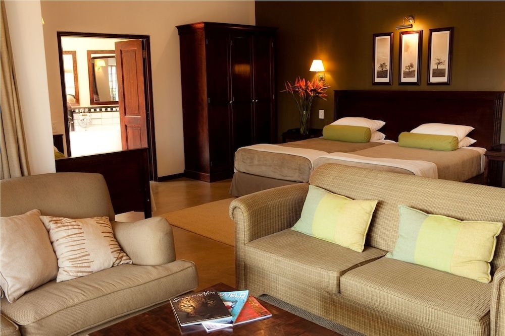 Perry's Bridge Hollow Boutique Hotel Family Room 15