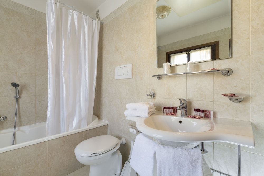 Palazzo Guardi Quadruple Room 7