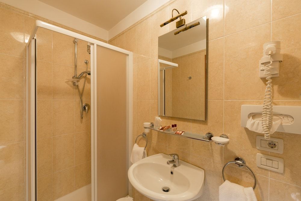 Palazzo Guardi Double or Twin Room 10