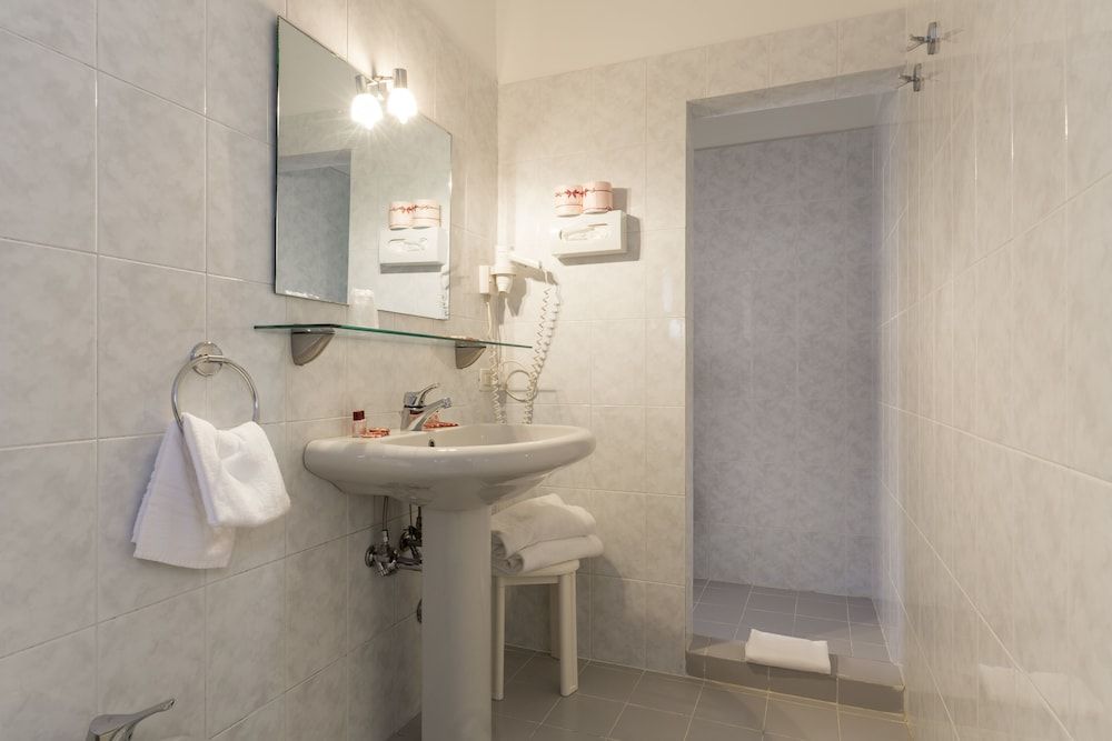 Palazzo Guardi Double or Twin Room 9