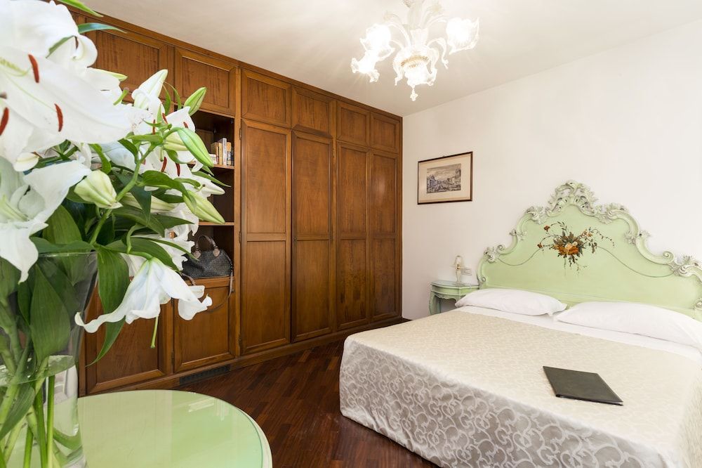 Palazzo Guardi Double or Twin Room 4
