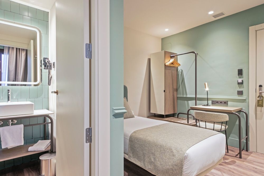 undefined Hotel Via Augusta 9