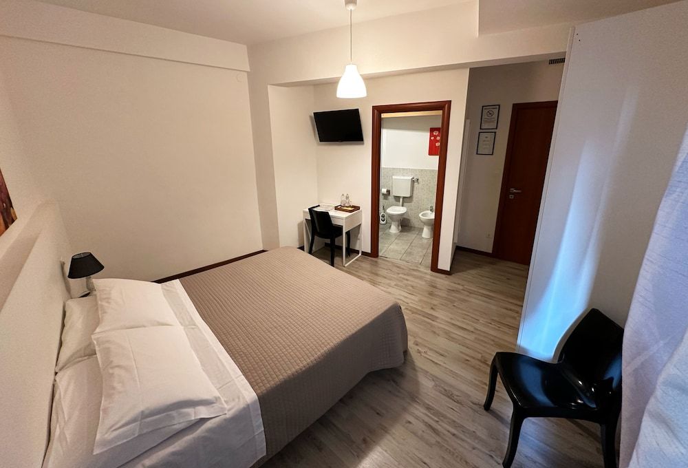 Standard Double or Twin Room, 1 Double or 2 Twin Beds, Private Bathroom