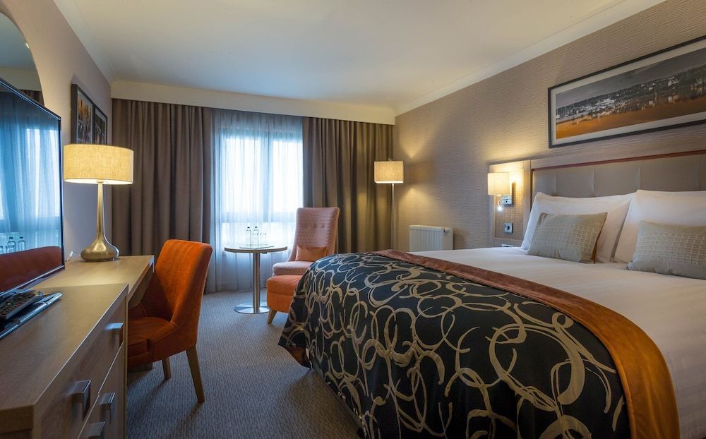 Clayton Hotel Limerick Executive King Room 2