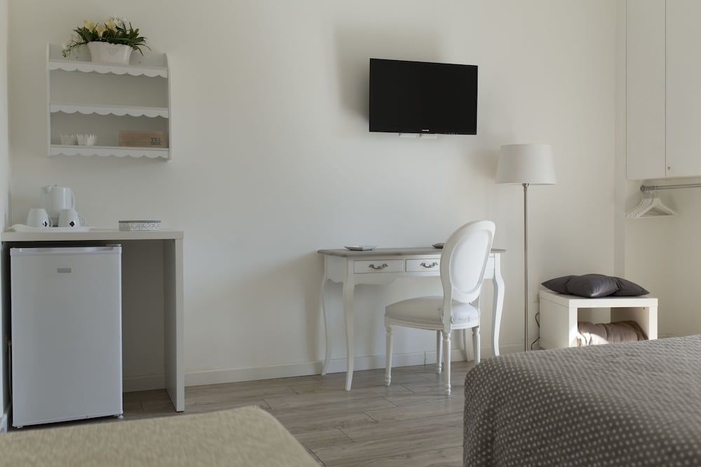 Residence Le Vie del Centro Deluxe Double or Twin Room 13