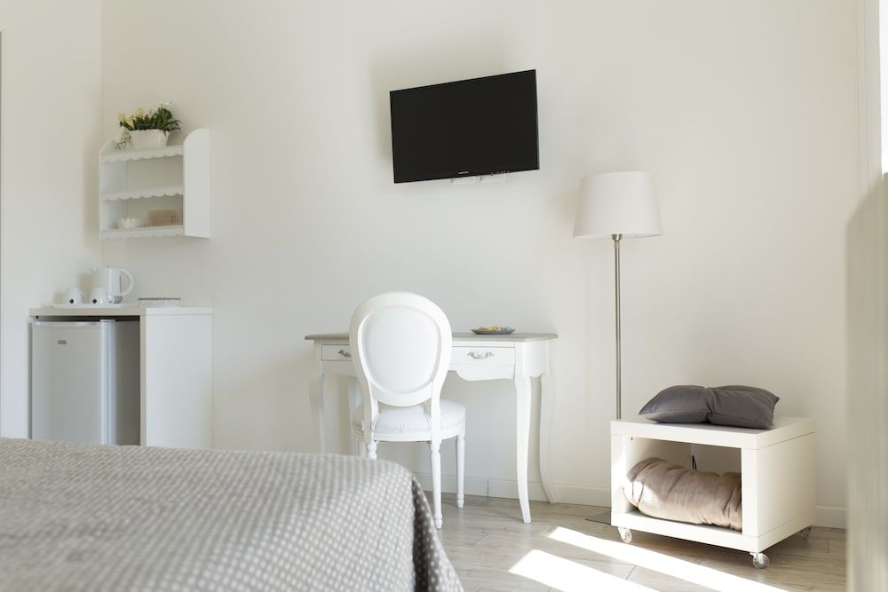 Residence Le Vie del Centro Deluxe Double or Twin Room 12