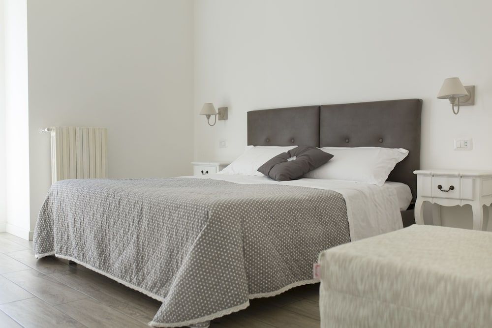 Residence Le Vie del Centro Deluxe Double or Twin Room 4