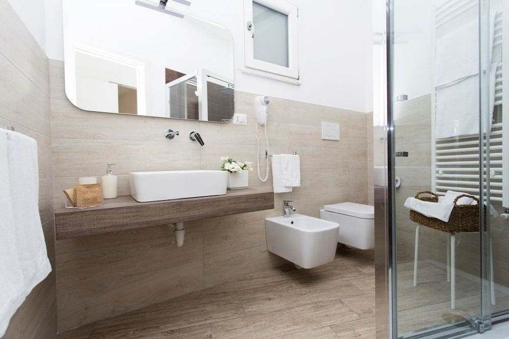 Residence Le Vie del Centro Deluxe Double or Twin Room 7