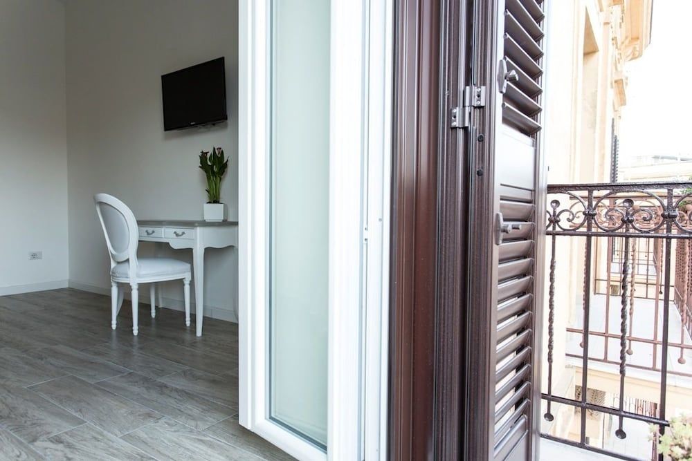 Residence Le Vie del Centro Deluxe Double or Twin Room 15