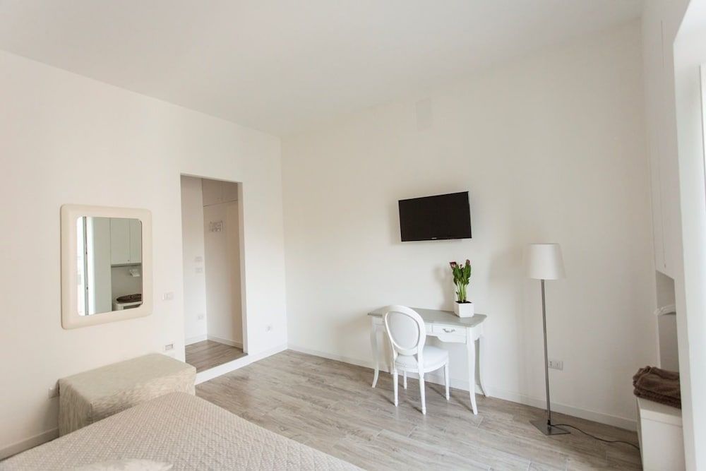 Residence Le Vie del Centro Deluxe Double or Twin Room 14