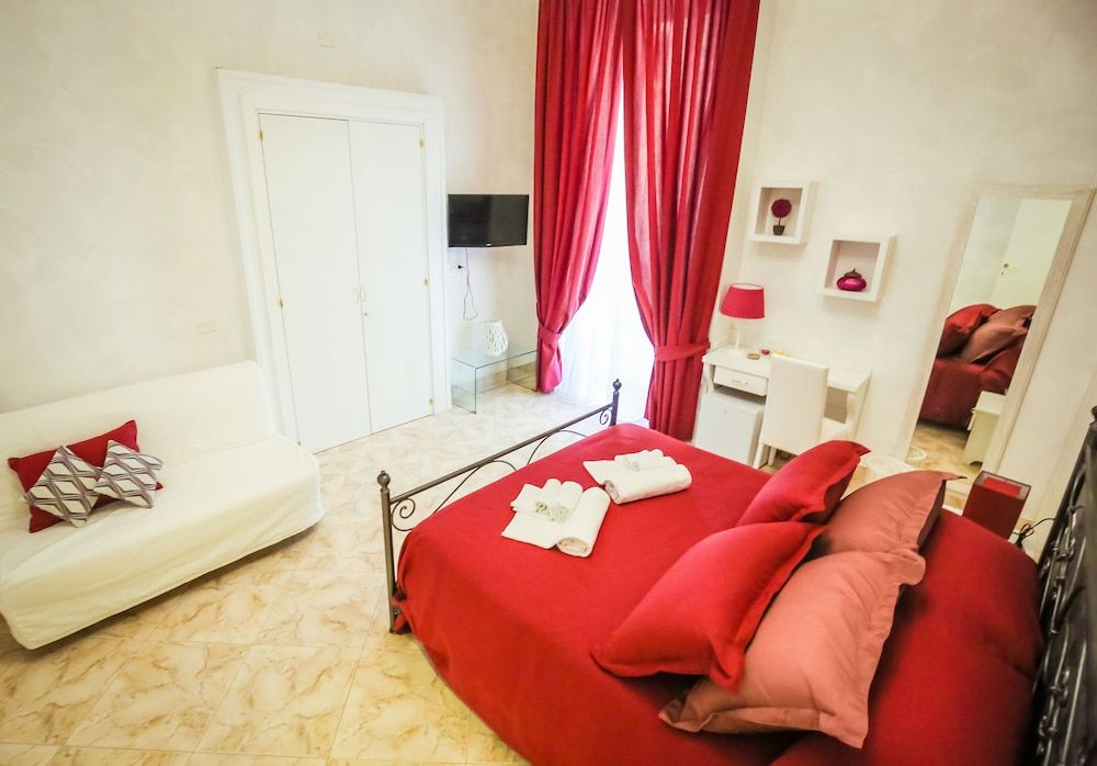 Hotel Napoli Mia Deluxe Quadruple Room